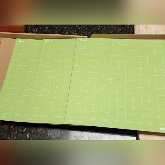 New Set of 4 Cricut 12 by 12 Standard Grip Mat, New - Picture 2 of 2